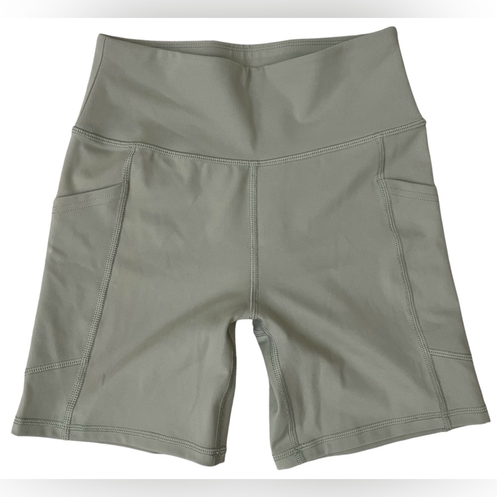 American Eagle XS “The Everything Bike Short” NWOTs